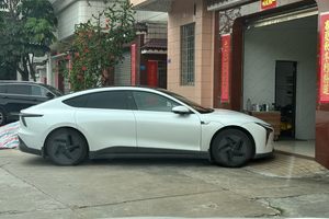 极越07车主亲述，因为像SU7买了它，买车俩月车企凉了