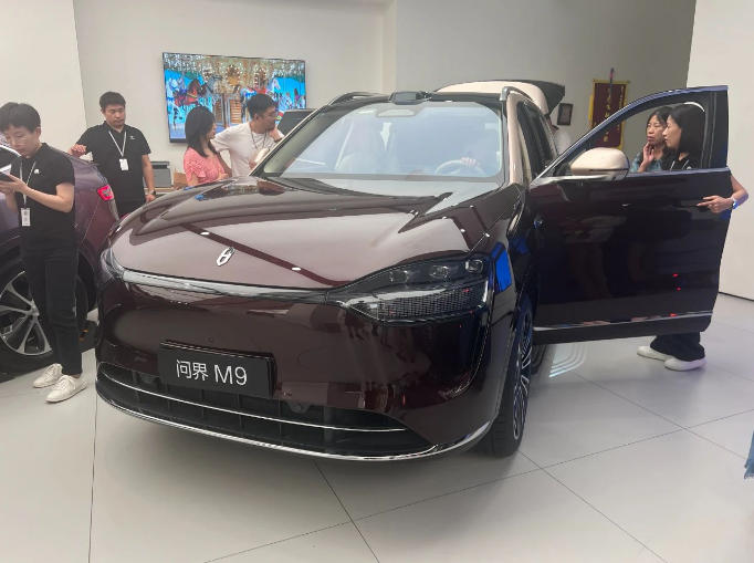 销量下滑还能净赚27亿，“吃定”华为的赛力斯做对了什么？