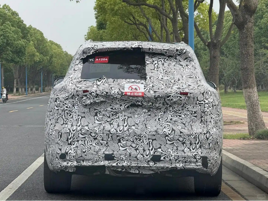 【E汽车】疑似新款问界M7谍照曝光