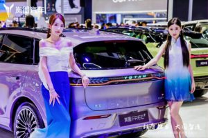 直击长春汽博会：媒体探馆岚图FREE+，亲鉴“超好开华系SUV”硬核实力
