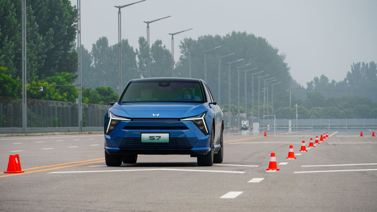鉴定热门高端纯电SUV，从东风本田S7到Model Y，谁能真正克服晕车？