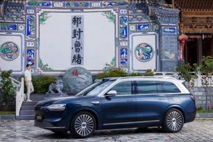 问界M9如何稳坐50万级销冠？现在订车可享3.4万购车权益