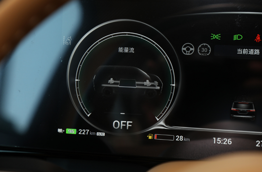 看似风光无限的插电混动汽车，为何销量实际低于纯电动汽车？