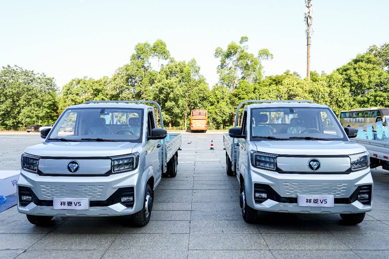售价81888元起，宽体重载小货车祥菱V5川渝区域正式发布