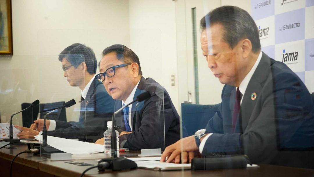 插混大获成功，日系为啥依然死磕油电混动？车企：手心手背都是屎