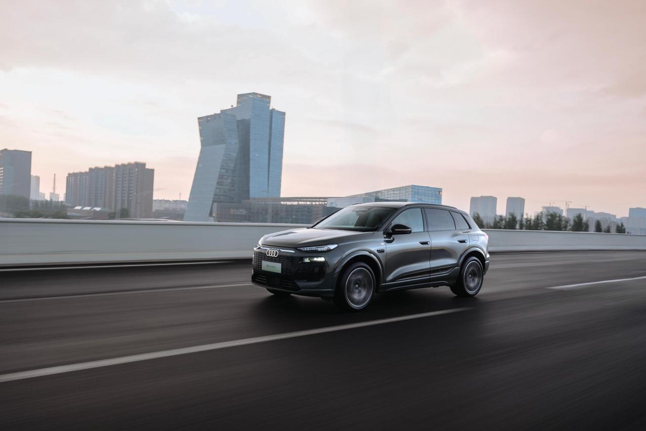 奥迪百年赛道基因注入：一汽奥迪Q6L e-tron PPE平台首秀驾控体验