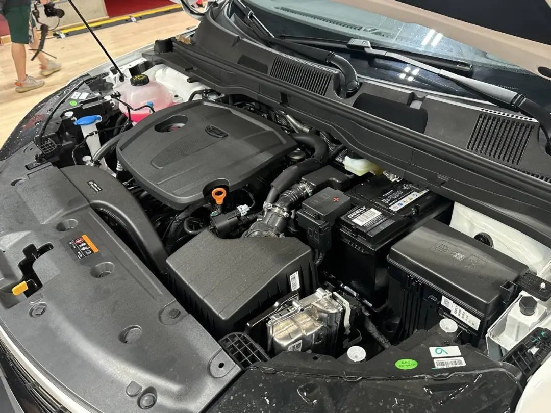 【E汽车】先享价5.98-7.18万元 吉利缤越超能版正式上市