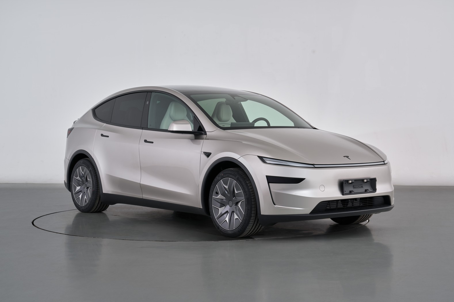 特斯拉Model Y L已上公告，六座版的体验会如何？