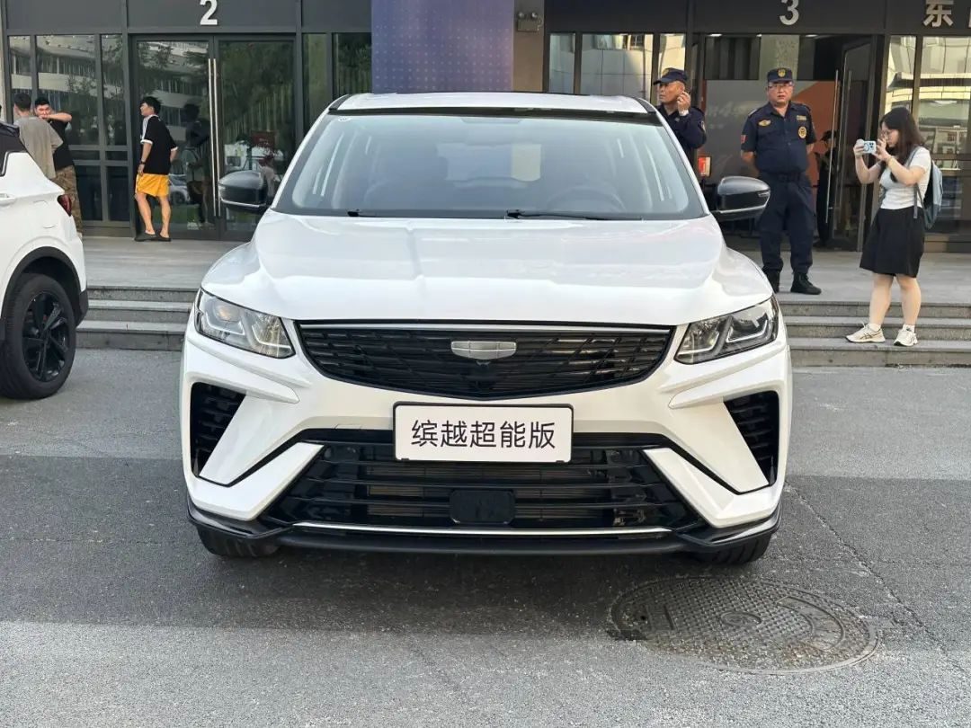 【E汽车】先享价5.98-7.18万元 吉利缤越超能版正式上市