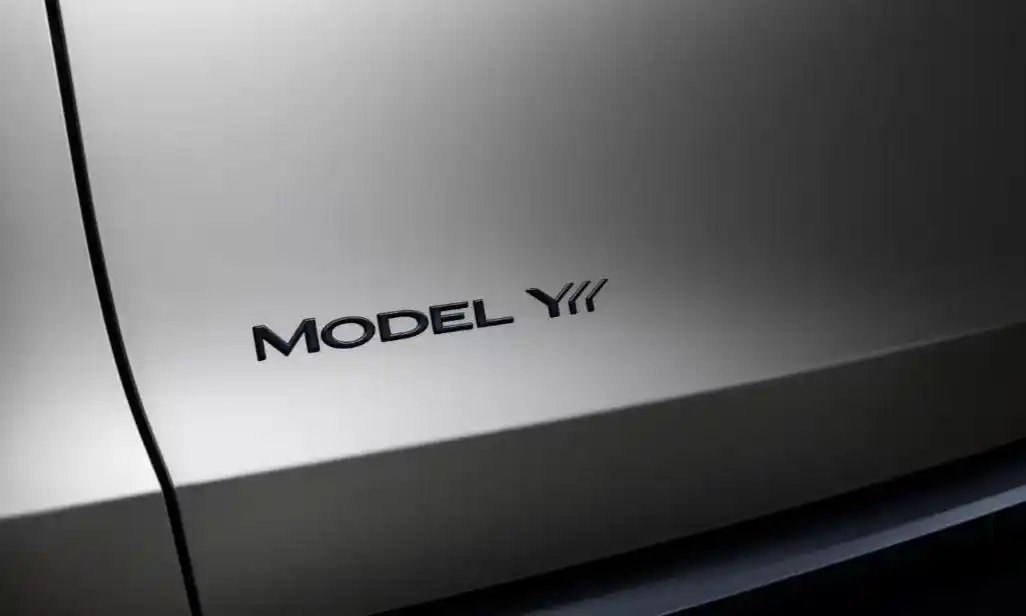 特斯拉Model Y L已上公告，六座版的体验会如何？