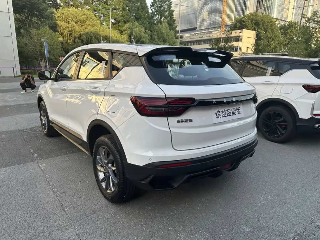 【E汽车】先享价5.98-7.18万元 吉利缤越超能版正式上市