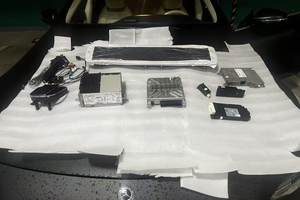 奔驰E300升级HU6主机触摸屏案例