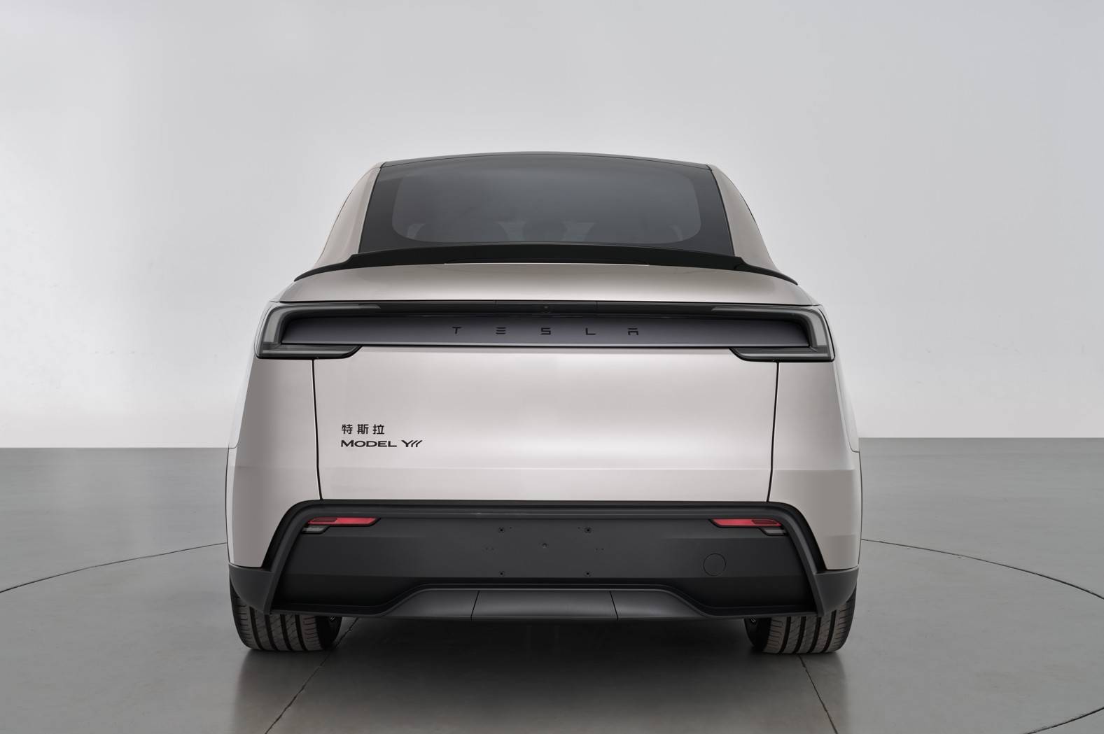 不到30万买特斯拉大六座SUV？Model YL闯关乐道L60/理想i6