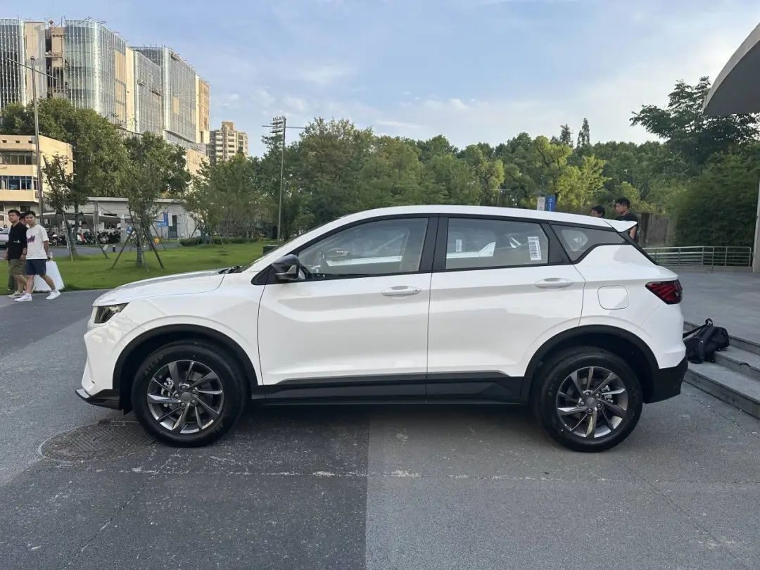 【E汽车】先享价5.98-7.18万元 吉利缤越超能版正式上市