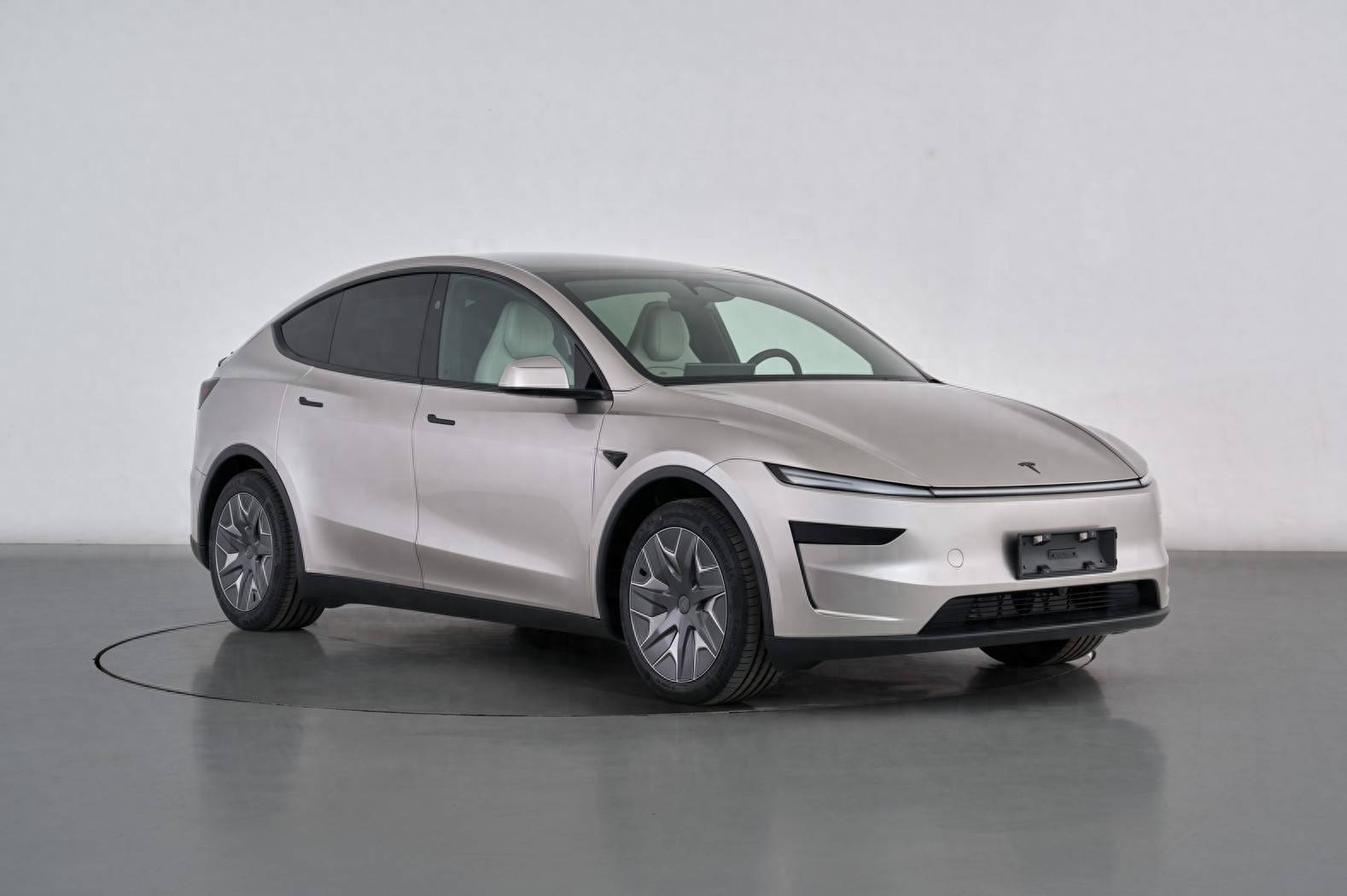 不到30万买特斯拉大六座SUV？Model YL闯关乐道L60/理想i6