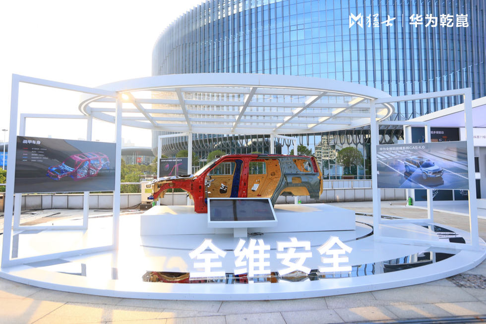32.99万起开启预售，“豪华智能越野SUV”猛士M817战力拉满