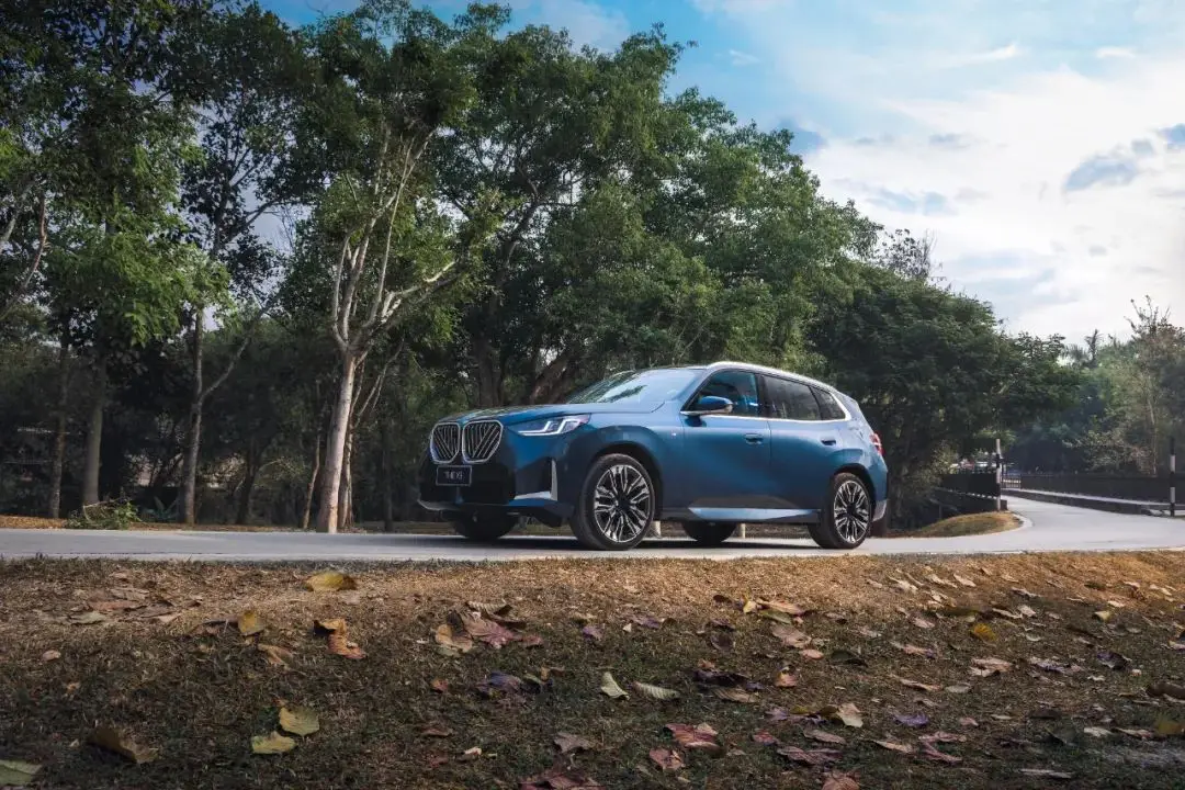 沃尔沃全新XC60与宝马X3详细比拼，豪华中型SUV怎么选才合理？