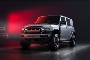 iCAR V23全新版型与赛博版齐亮相，颜值与性能双重爆表！