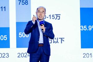 年入10万元的年轻人为什么买30万元的车？