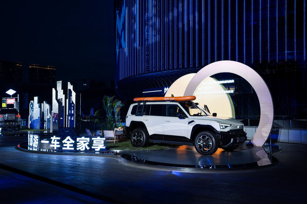 32.99万起开启预售，“豪华智能越野SUV”猛士M817战力拉满