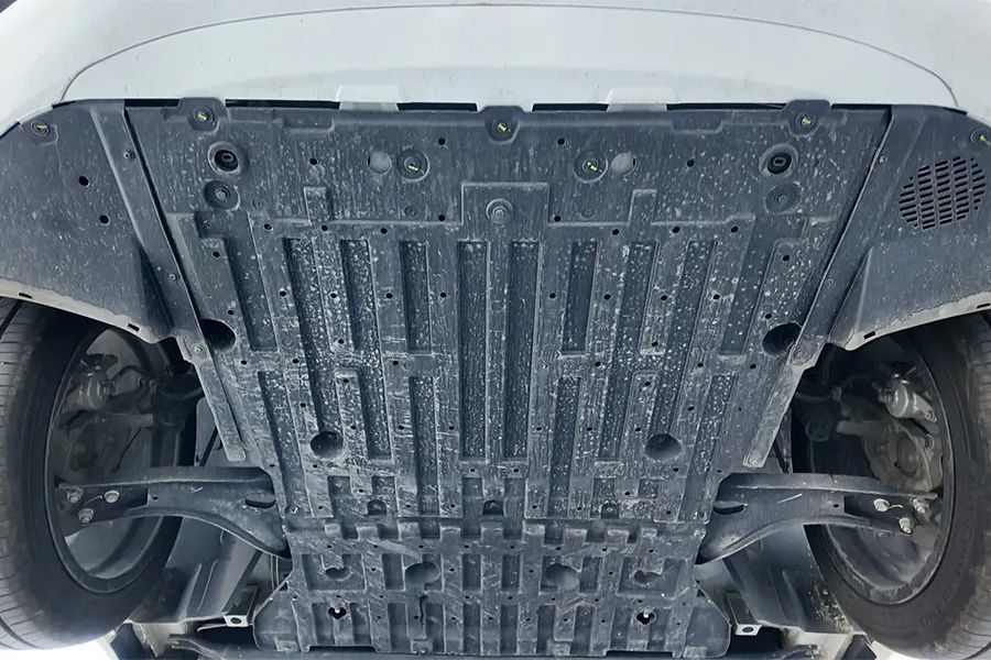 长安启源A07拆车：少见的粗壮铝合金，学美国车家里有矿！