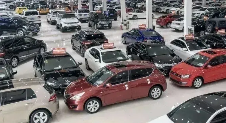 价格战收敛，几乎所有品牌销量大幅下滑