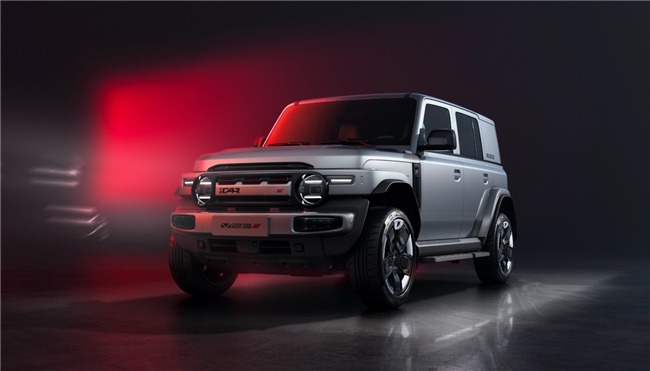 iCAR V23全新版型与赛博版齐亮相，颜值与性能双重爆表！
