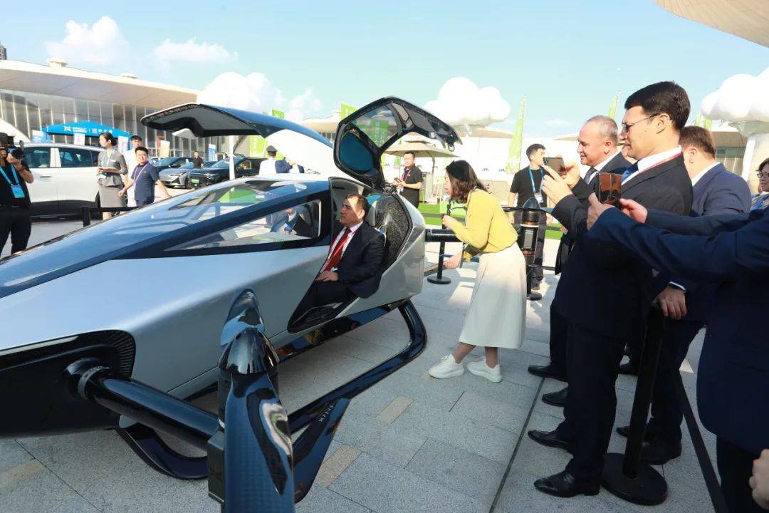 2025上合新能源汽车嘉年华启动！