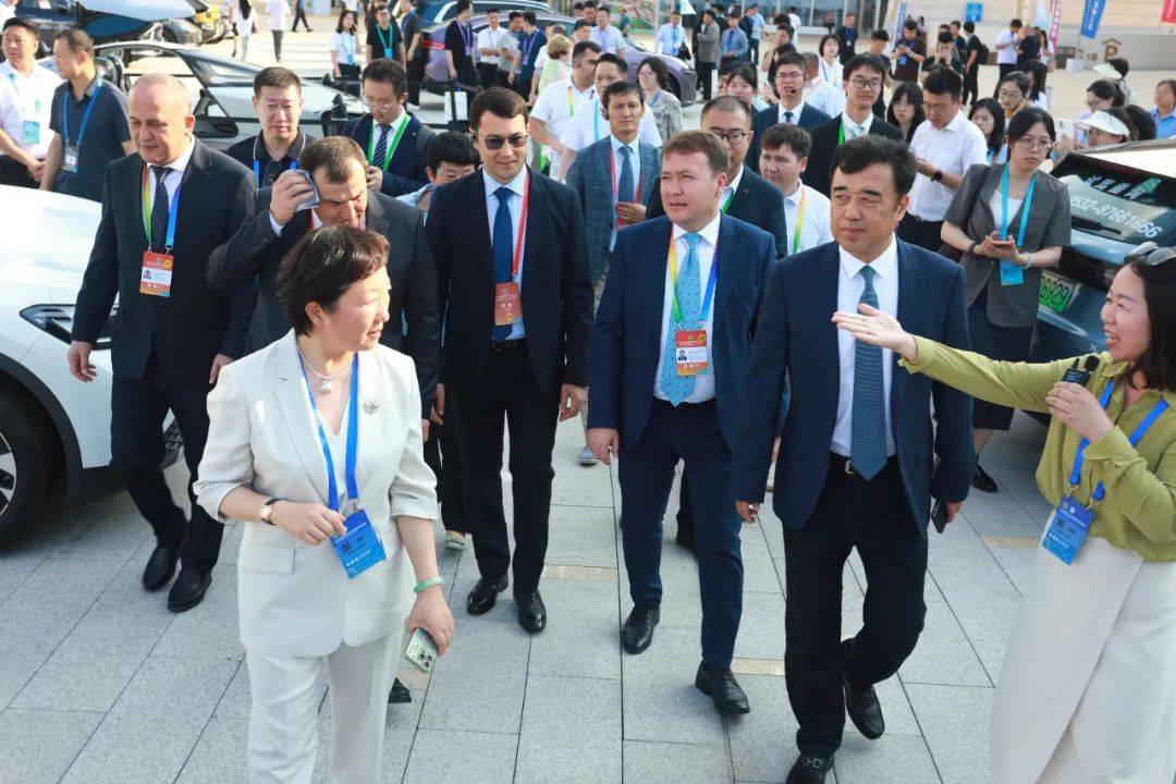2025上合新能源汽车嘉年华启动！