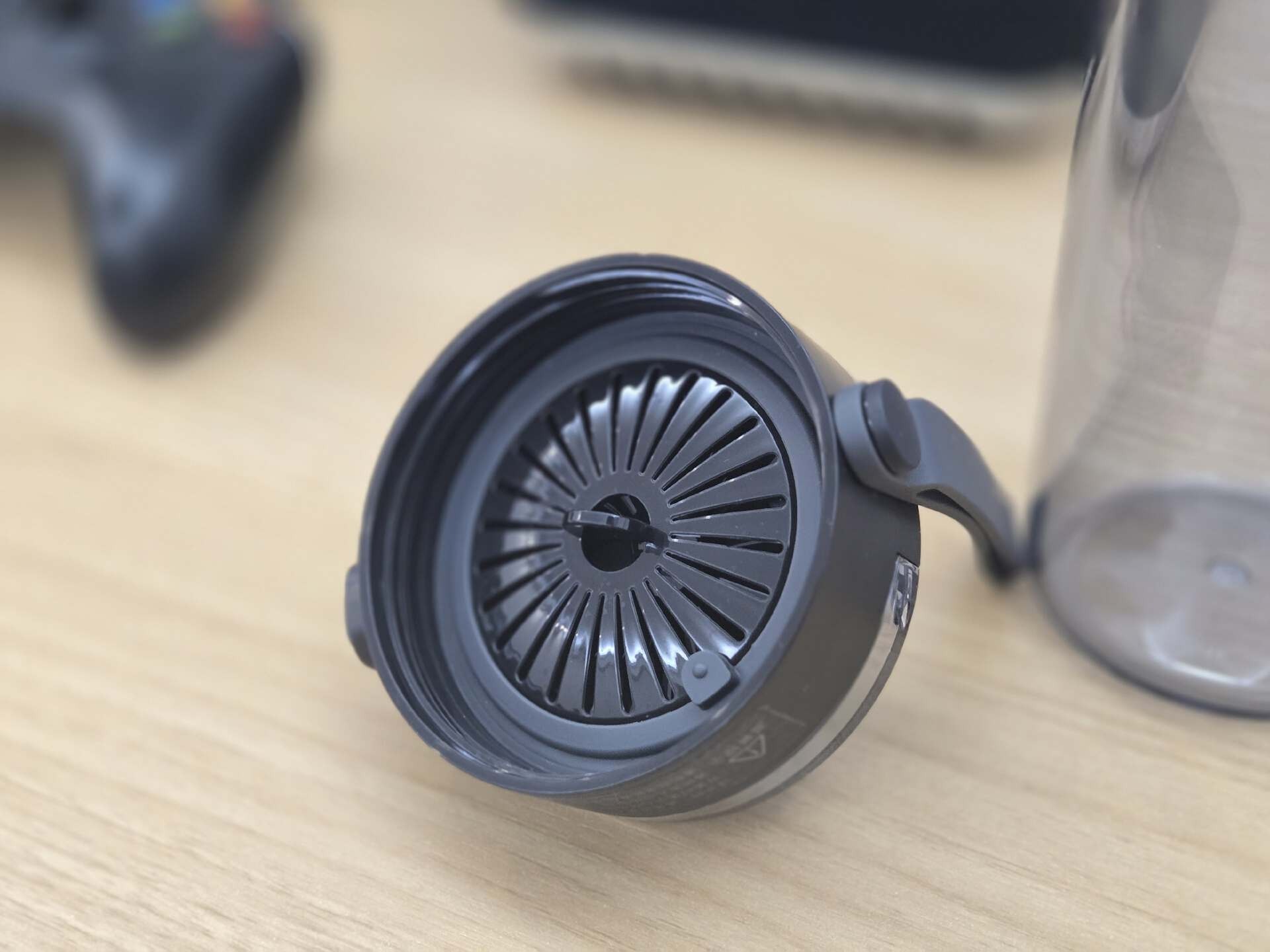 米家推出新品—米家便携水杯，一周实测分享，这些细节太戳心！