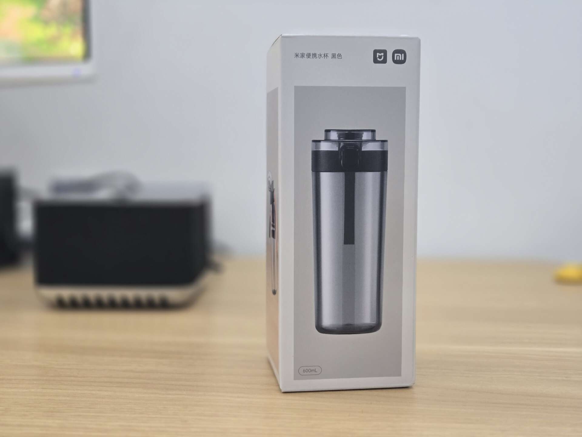 米家推出新品—米家便携水杯，一周实测分享，这些细节太戳心！