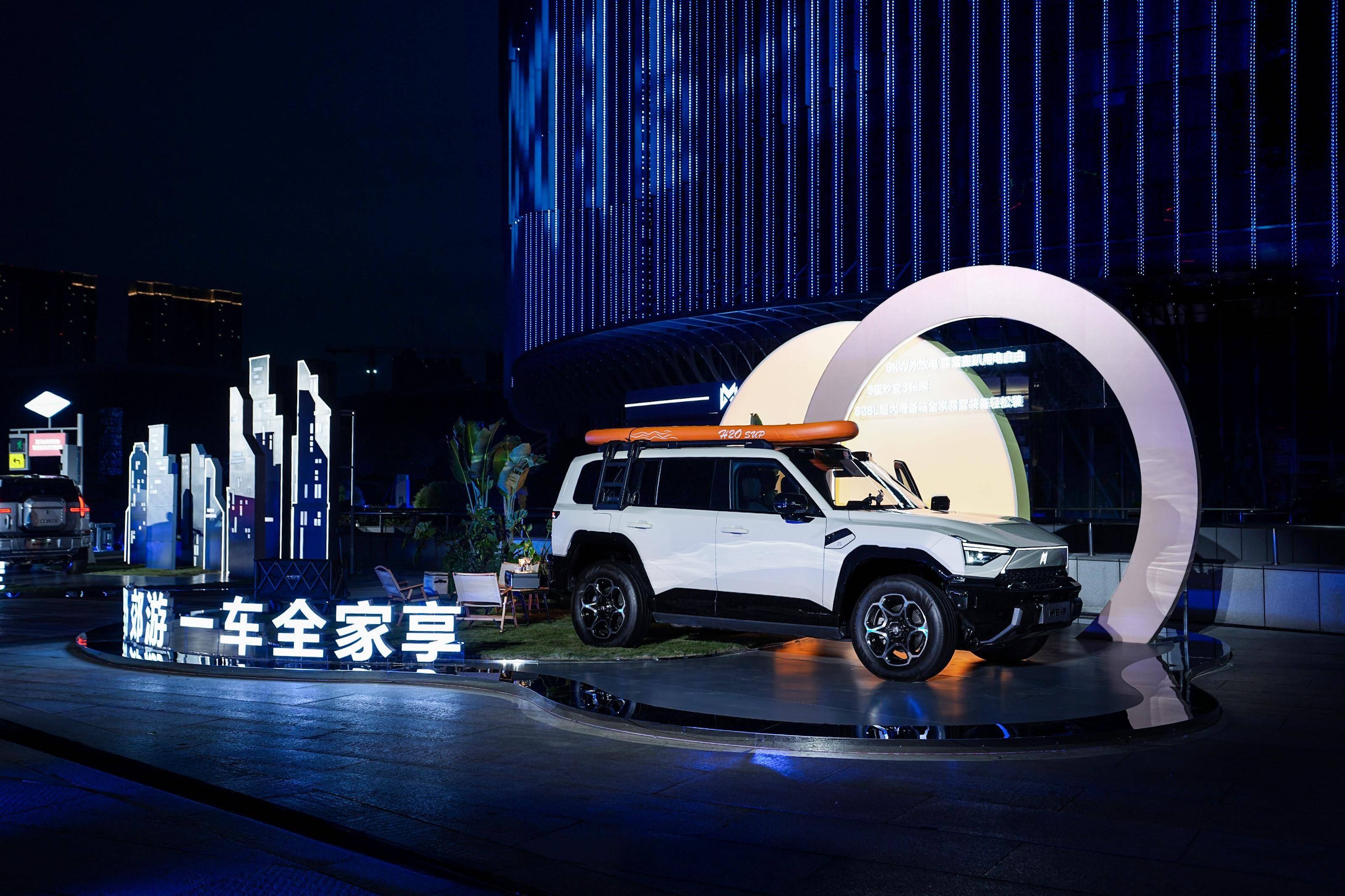 预售32.99万元起，华为智能加持打造猛士M817智能越野SUV