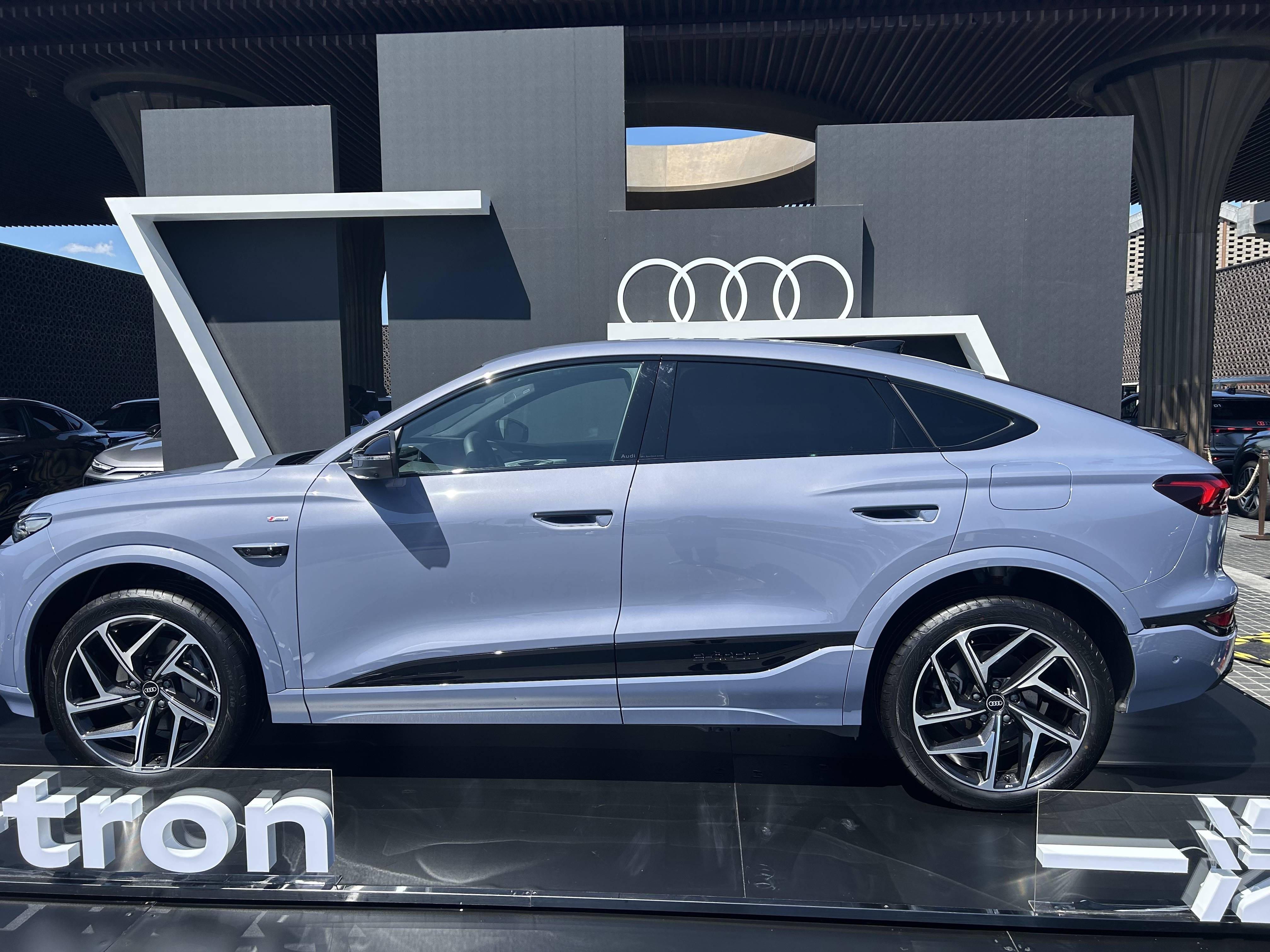 试驾奥迪Q6L e-tron：德系豪华基因与华为智驾的化学反应
