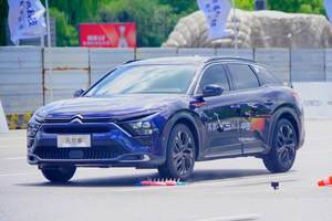 高温挑战极限！凡尔赛C5 X获2025中汽夏测健康与操控双安全权威验证