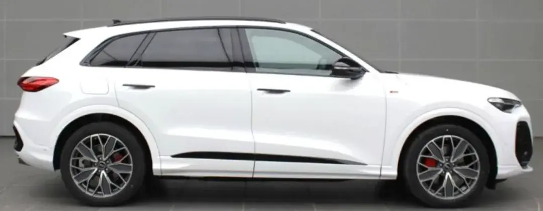 全新奥迪Q5L无伪装实车曝光，造型设计绝美，宝马X3不好卖了