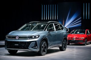 新揽境预售29.99万起，价格更贵，长得还小气