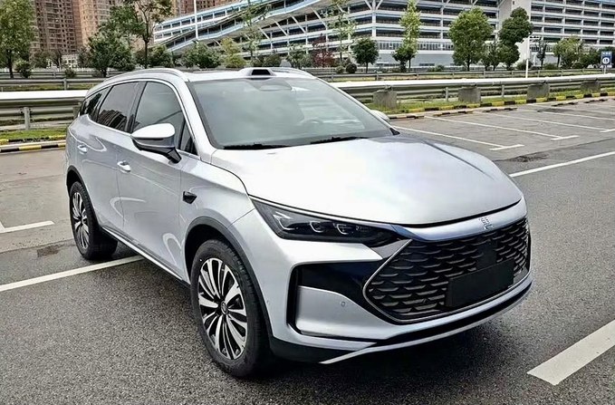 下半年车圈“绞杀战”再升级：比亚迪与特斯拉新车齐亮相