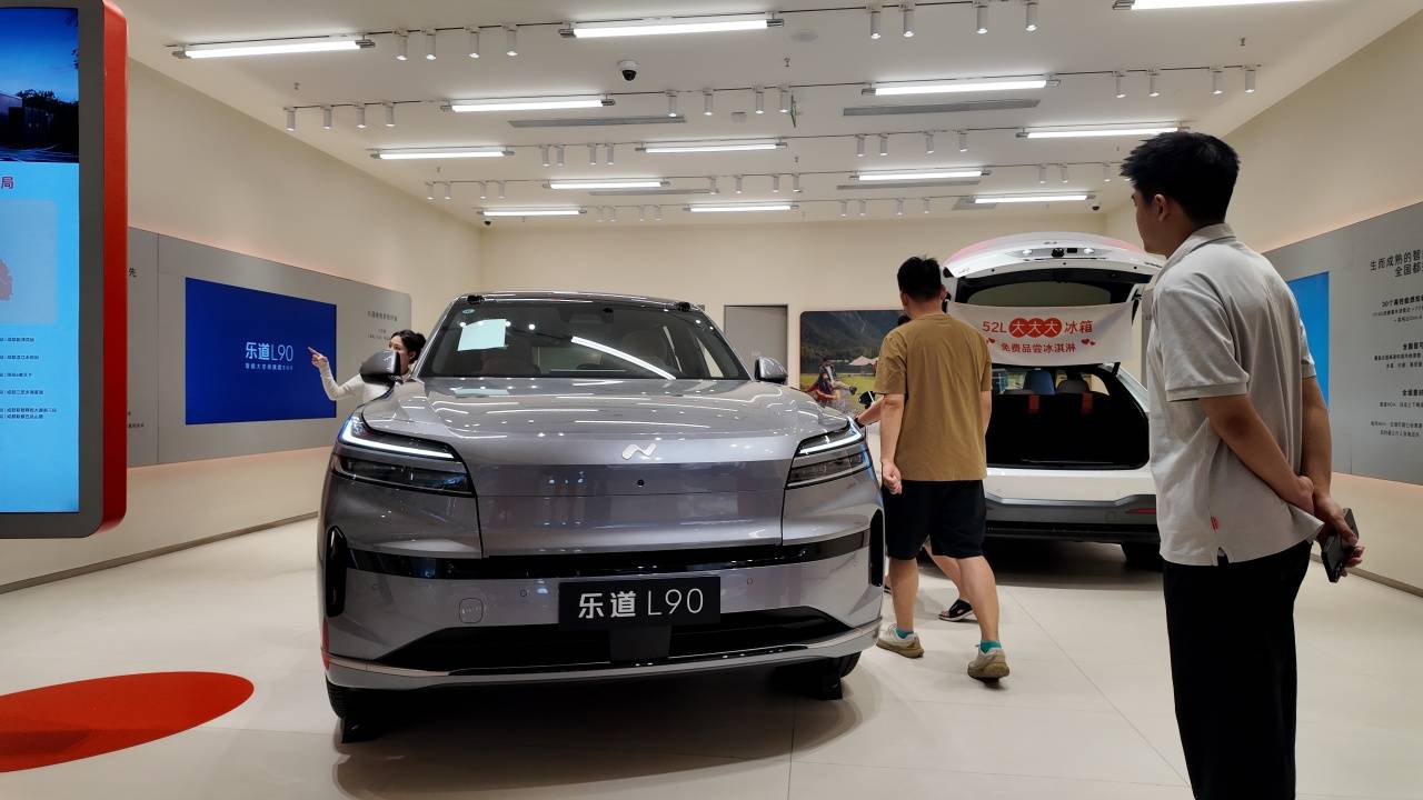 理想i8亮相首周激战乐道L90：线上争到线下，用户群体泾渭分明