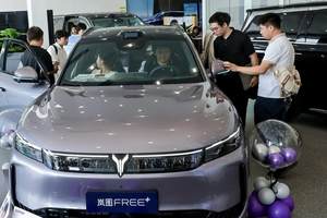 岚图FREE+上演“交付闪电战”，3天交超千台，年轻用户转向国家队