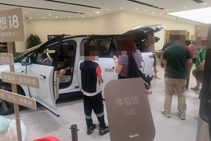 线下实探理想i8与乐道L90：销售互放狠话，一周后亮底牌
