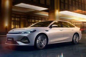 9万预算也能享受C级空间和2.67L油耗，银河A7要干什么！