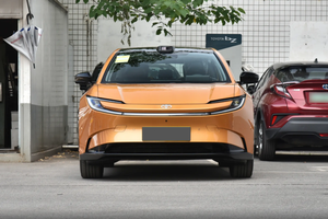 找到销量密码了，丰田再推亲民电车，定位中型SUV，起步价12.98万