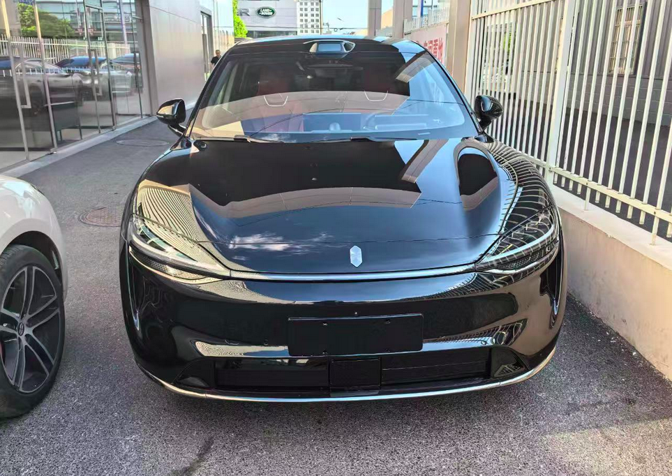 智界25新车标 新车灯