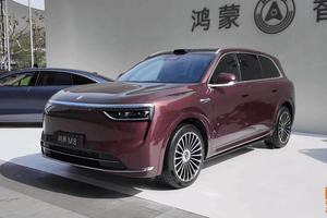 问界M8纯电版来了，800V平台，705公里续航，你还焦虑续航吗？