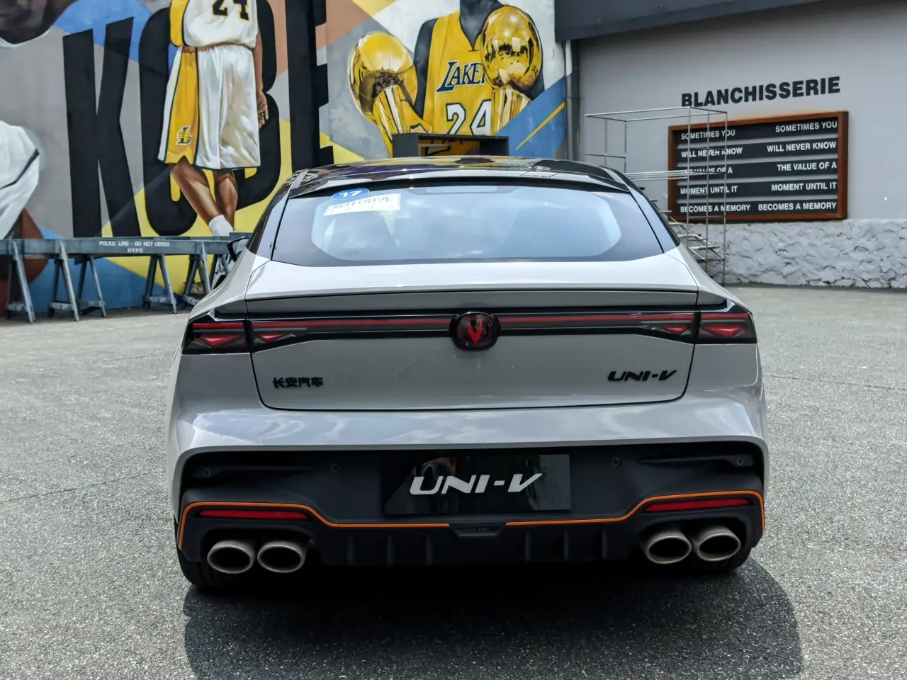 试第三代长安UNI-V 2.0T劲擎版：10万出头买小A7，底盘变得更刚了