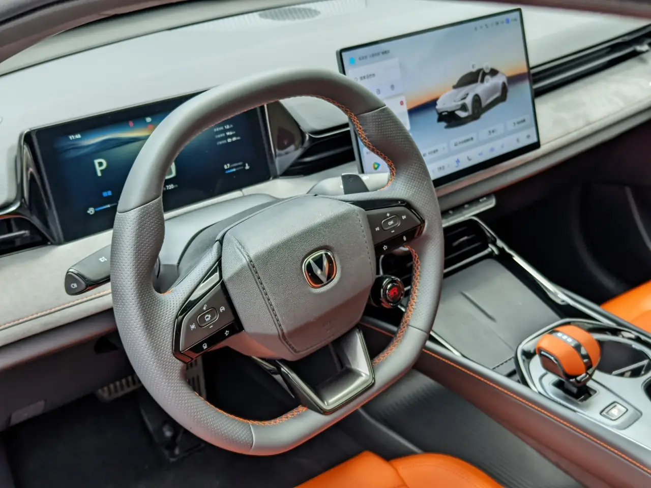 试第三代长安UNI-V 2.0T劲擎版：10万出头买小A7，底盘变得更刚了