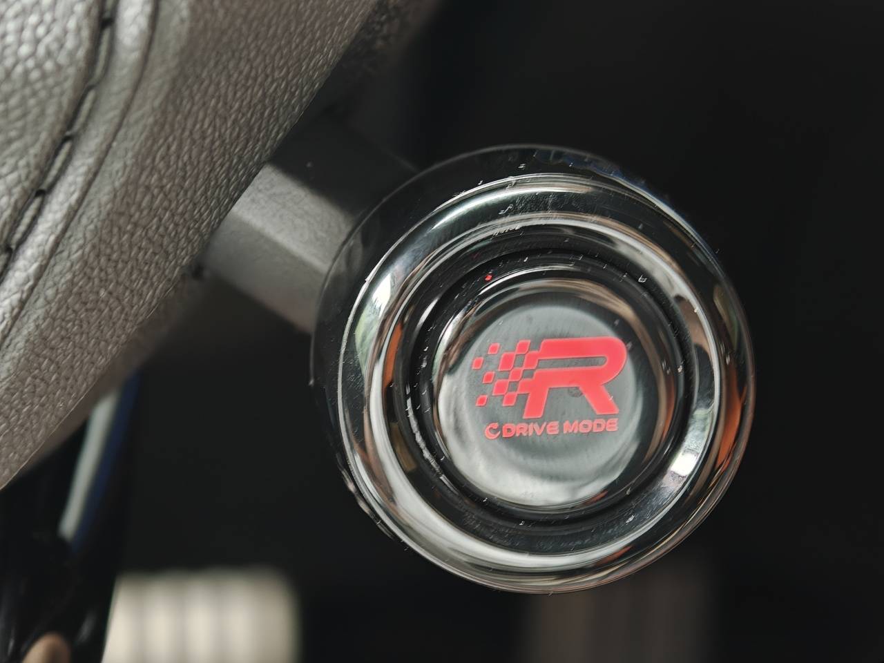 试第三代长安UNI-V 2.0T劲擎版：10万出头买小A7，底盘变得更刚了