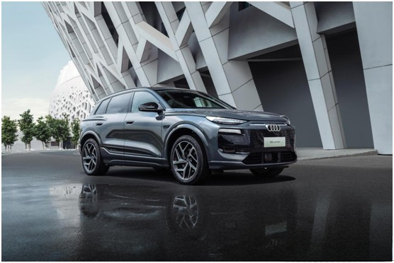 奥迪Q6L e-tron全球首创数字OLED尾灯，车辆如何与道路环境通信？