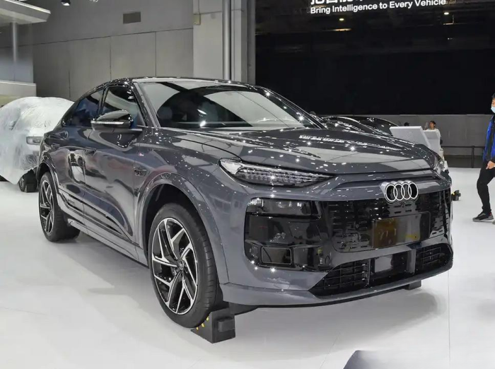 奥迪Q6L e-tron亮相：双激光雷达如何塑造智能驾驶标杆？