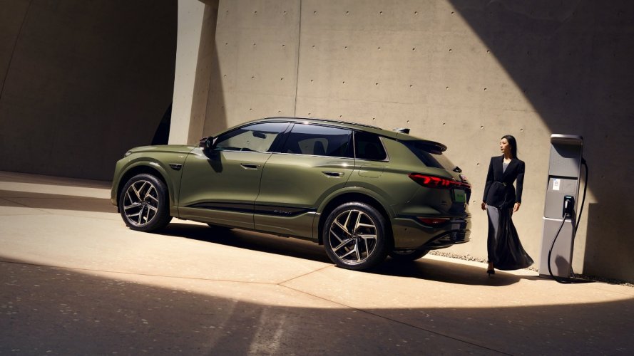 一汽奥迪 Q6L e-tron：德国精工打底 + 华为智慧加持，就是这么能打